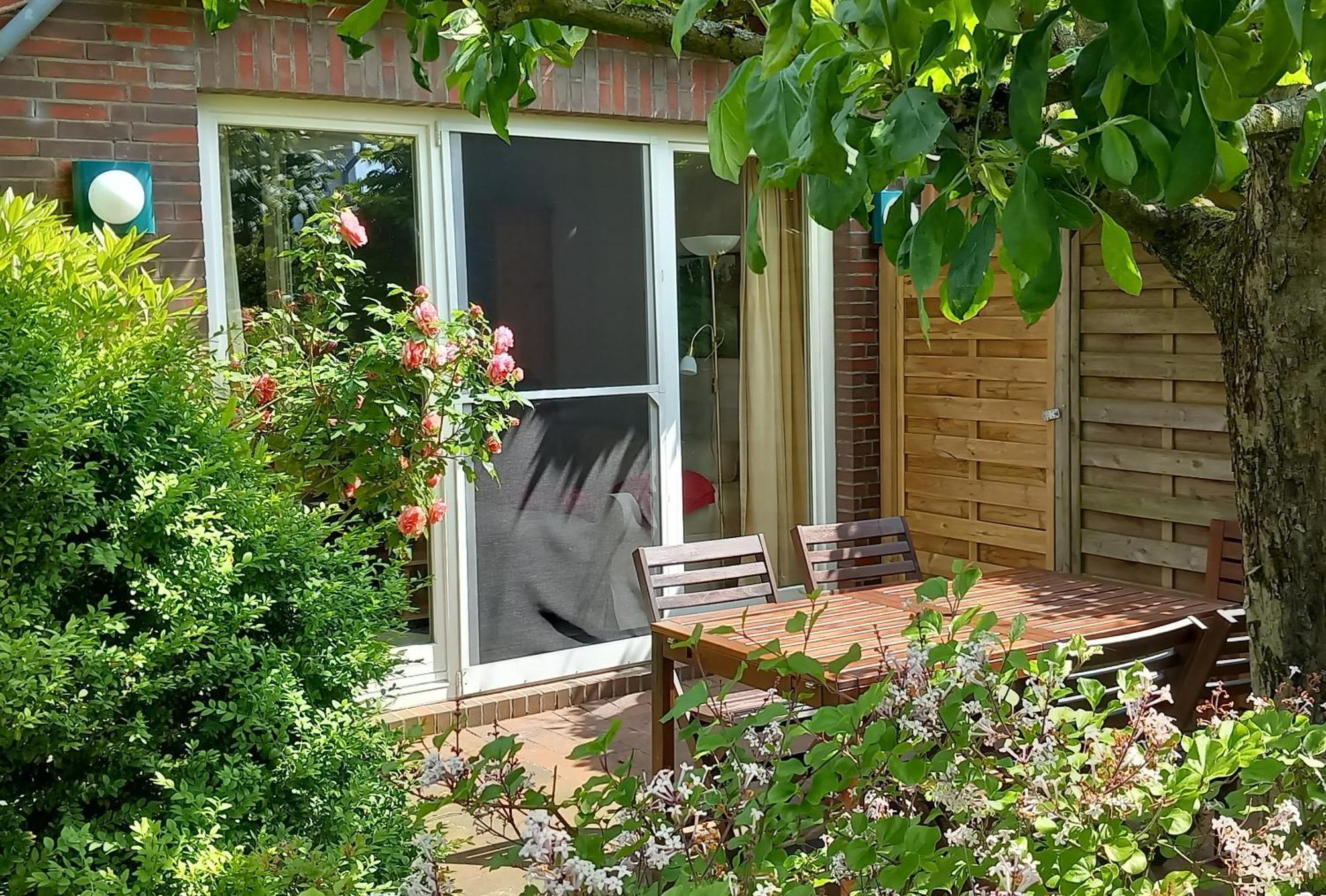 Ferienwohnung Am Apfelbaum Esens Exterior foto